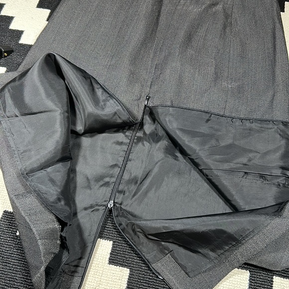 Gorgeous, ARMANI COLLEZIONI, zipper skirt!! - Picture 8 of 12